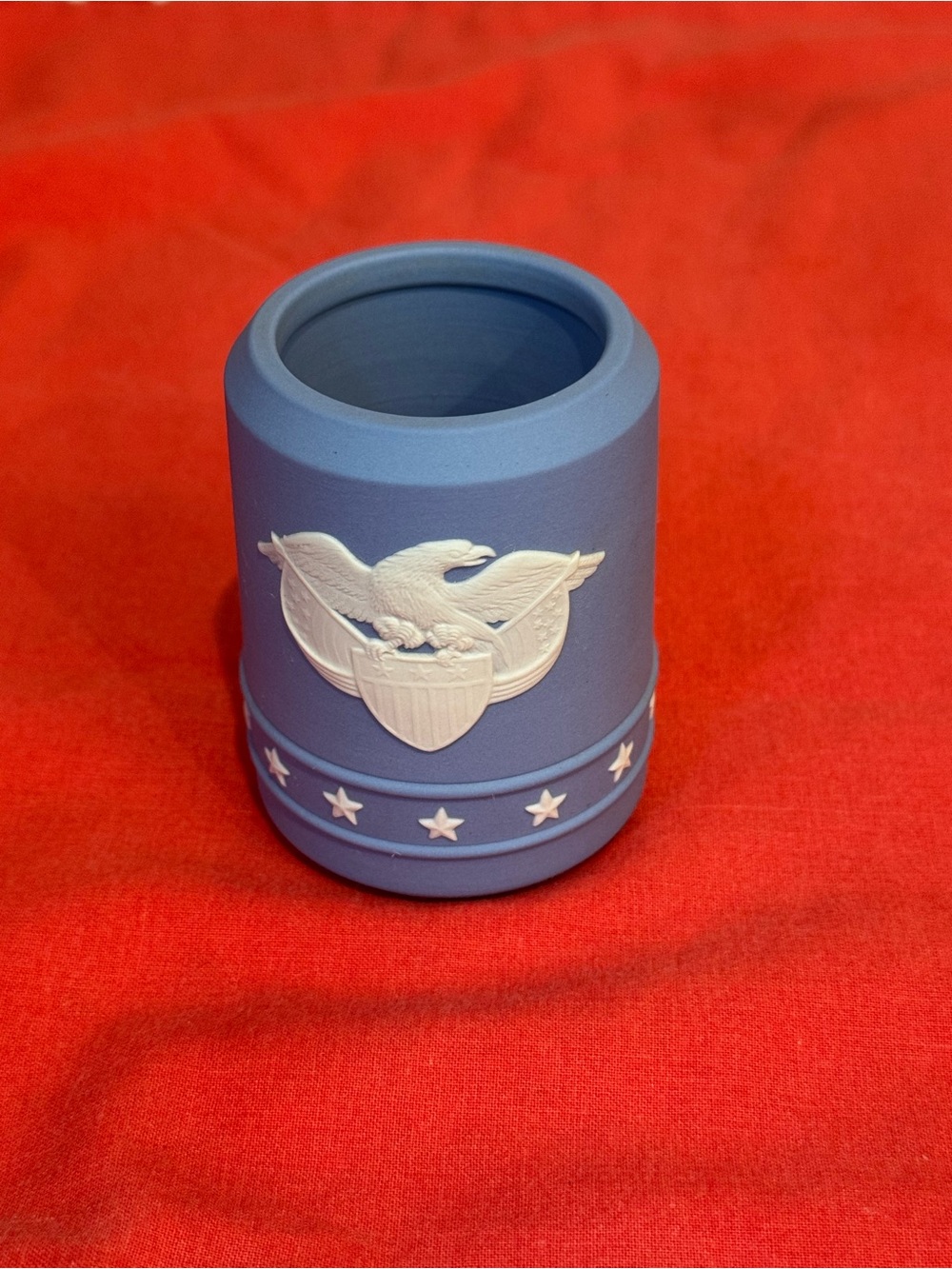 Vintage Wedgewood cigarette jar with eagle & shield emblem.